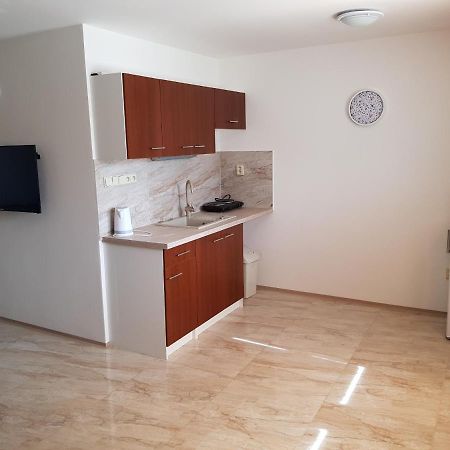 Apartman S Vinnym Sklepem Viktorie Pouzdrany Buitenkant foto