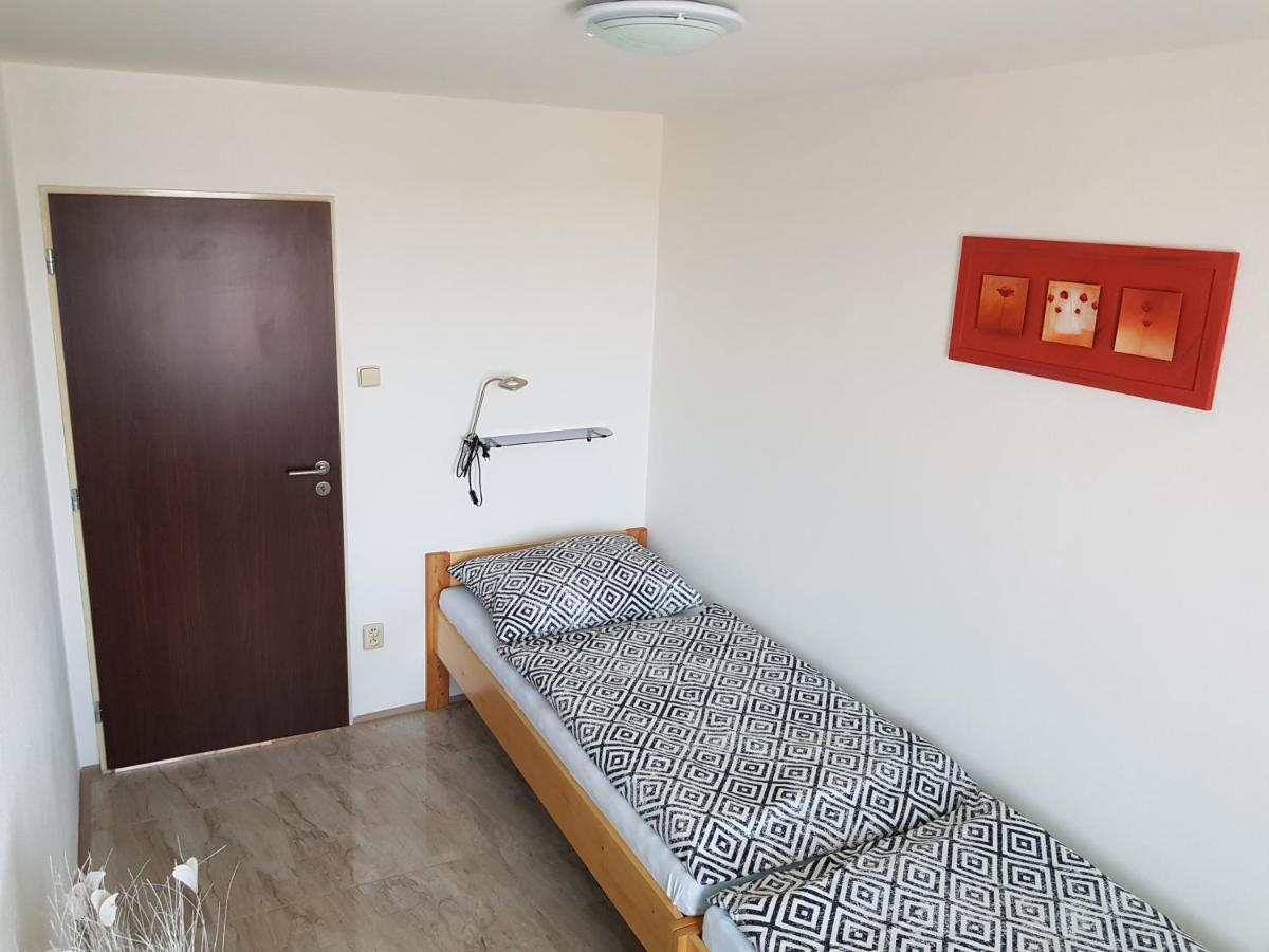 Apartman S Vinnym Sklepem Viktorie Pouzdrany Buitenkant foto