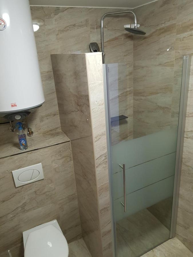 Apartman S Vinnym Sklepem Viktorie Pouzdrany Buitenkant foto